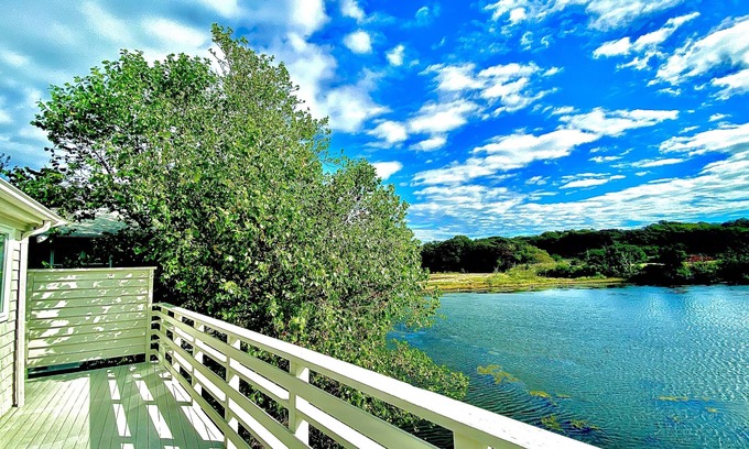 Woods Hole House | Central Woods Hole Village Waterfront: Sep and Oct At 20% Off!