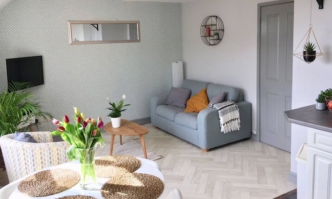 Woolacombe Apartment | Central Woolacombe Apartment with stylish decor and private parking