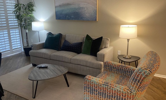University City Apartment | Centralized/Luxury 2bedroom Apt