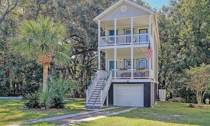 North Charleston House | Centrally located to Charleston’s best!