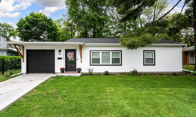 Davenport House | Centrally located 2 bedroom! Updated!
