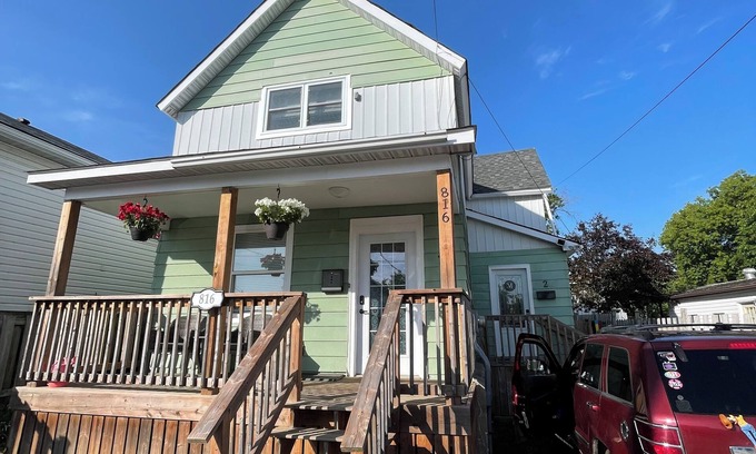 North Bay Apartment | Centrally located 2 bedroom apartment!