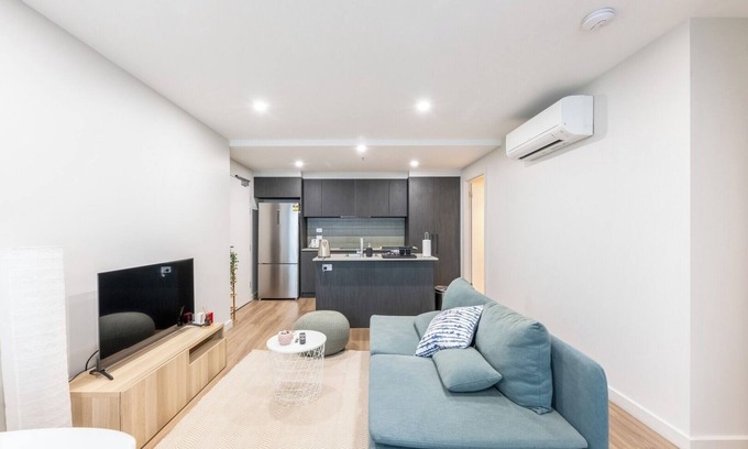 Turner Apartment | Centrally Located 2BDR Apartment Braddon w/Parking