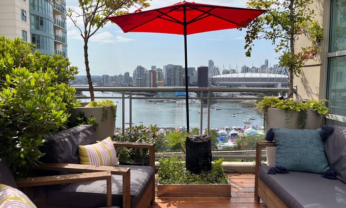 Central Condo | Centrally located 3 bedroom penthouse with stunning views.