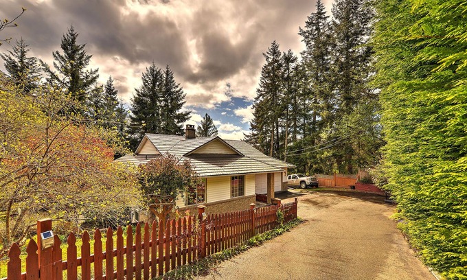Regional District of Nanaimo House | Centrally Located 3 bedroom Vancouver Island Vacation Home