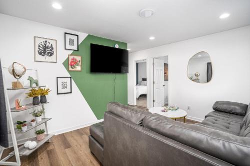 Near Northside House | Centrally Located 3BD Urban Oasis