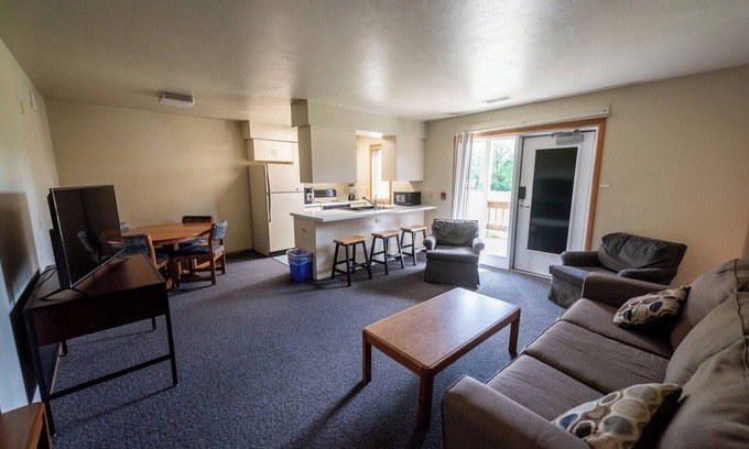 Plymouth Apartment | Centrally located apartment