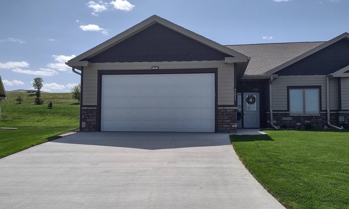 Louisville House | Centrally located between Omaha and Lincoln in a quiet community.
