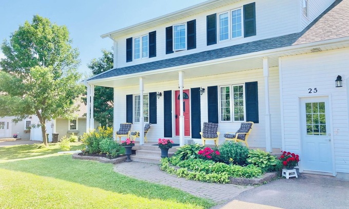Charlottetown House | Centrally Located Bright and Spacious 4 Bedroom with Hot tub