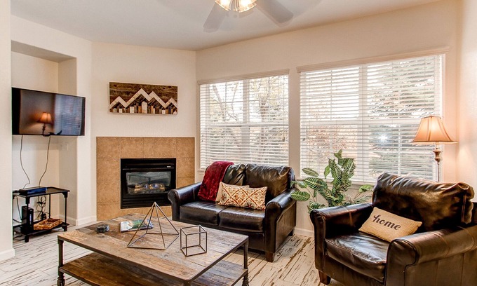 Aurora Condo | Centrally located Condo on the main floor in Centennial/Parker Area