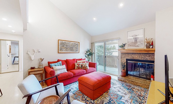 Avon Condo | Centrally located condo with balcony, deck, & W/D - walk to ski lifts