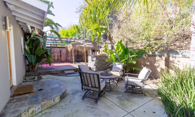 San Carlos House | Centrally Located Cottage Near Lake Trails Shops