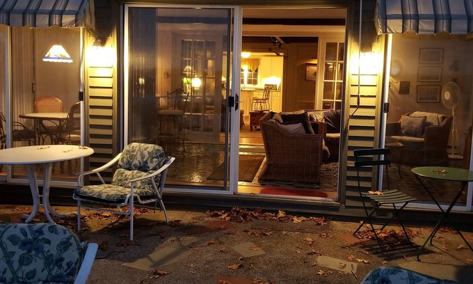 Webster Cottage | Centrally Located, Dog Friendly, Vintage Lake House With Contemporary Amenities.