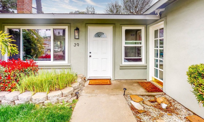 Edenvale House | Centrally Located - Dog-Friendly - Enclosed Yard