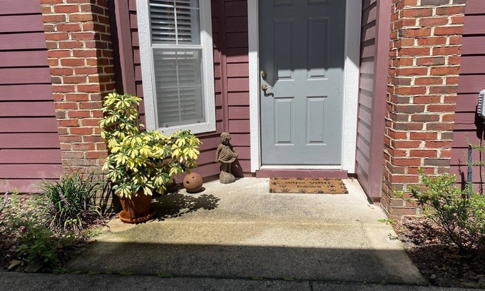 Gainesville Condo | Centrally located for all Gainesville UF activities, shopping or hospitals.