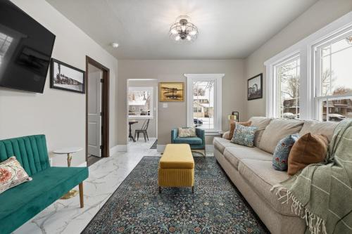 Rapid City House | Centrally Located Fire-Pit Large Private Backyard