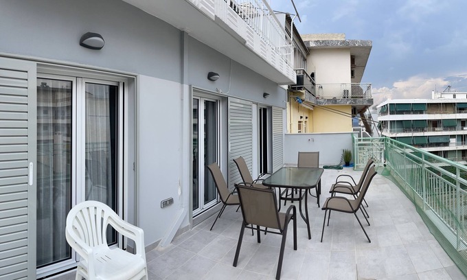 Loutraki Apartment | Centrally located full floor apartment 2 blocks to the beach newly renovated