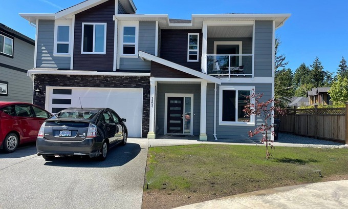 Regional District of Nanaimo House | Centrally located in the city