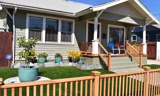 University Heights House | Centrally located in San Diego, AC, walkable to Hillcrest,near downtown-beaches!