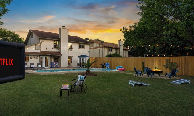 North San Antonio - SAT House | Centrally Located Oasis: Pool, Fire Pit, Game Room, Pets, Huge Yard