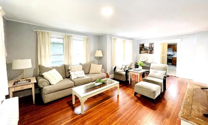 Cove - East Side - Shippan Villa | Centrally Located Oasis - 20 Houston House - Stamford