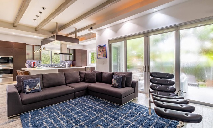 Brickell House | Centrally located - perfect for families or big groups