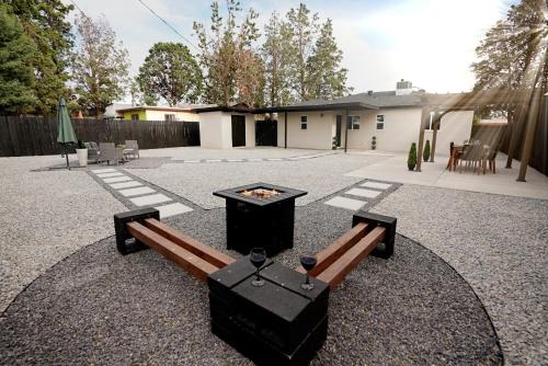 Northeast Heights House | Centrally Located! Remodeled! Huge Backyard! The White House