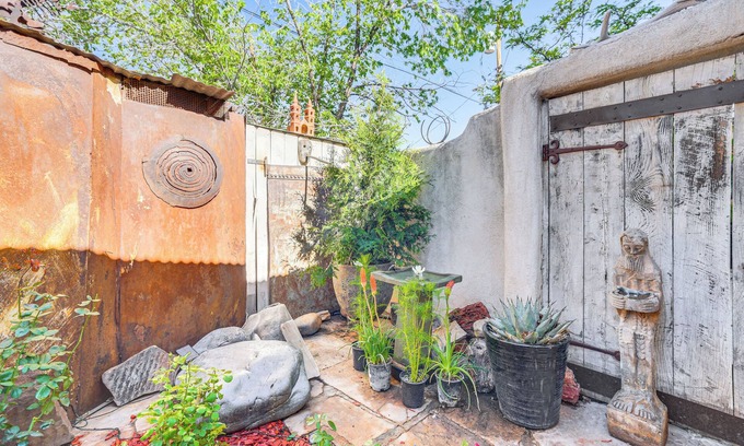 Northeast Santa Fe Apartment | Centrally Located Santa Fe Studio Near Town!