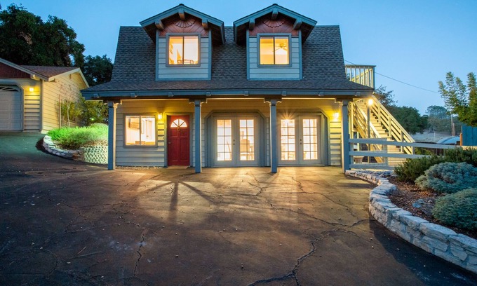 Atascadero Apartment | Centrally located to Wine Country along with a short Drive to the Ocean.