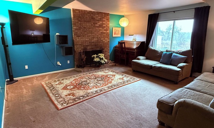 Fort Collins House | Centrally located 4-bedroom house with WiFi and pool in Fort Collins