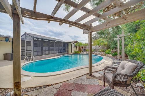 Merritt Island House | Centrally Located Merritt Island Home Pool, Porch