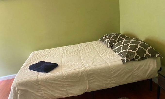 Spruce Hill Apartment | Centrally located 2BR Philly Apt