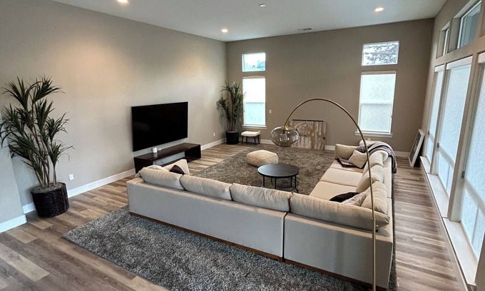 Verdi House | Centrally located Verdi getaway