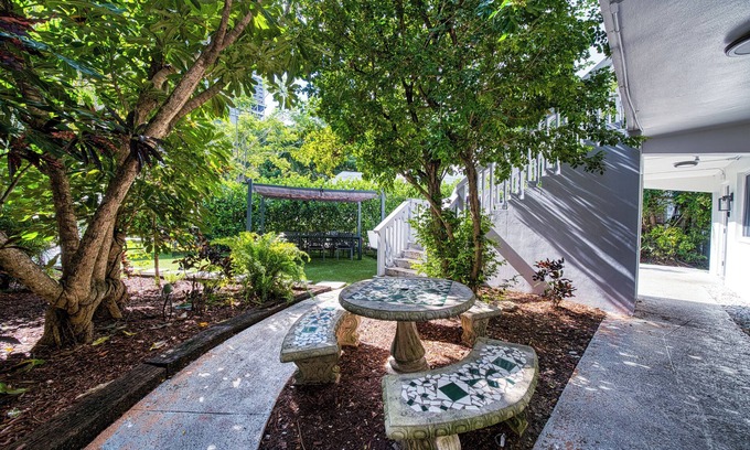 Riverwalk Fort Lauderdale Apartment | Centric Ground Floor Studio Near Las Olas w/Full Kitchen & Parking
