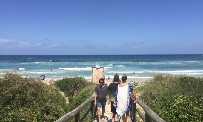 Praia do Rosa House | -Centrinho- Houses in the heart of Rosa capacity 6 to 10 people (above)