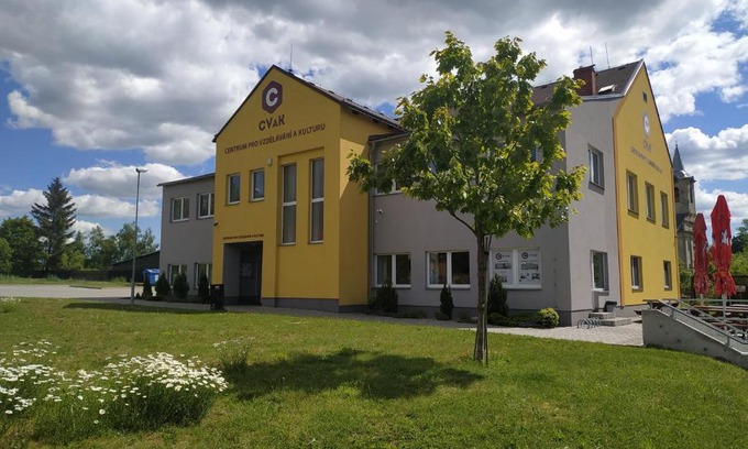 Novy Oldrichov Hotel | Centrum pro vzdělávání a kulturu