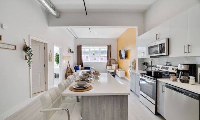 Allentown Apartment | CEO Suite - Atown’s Finest