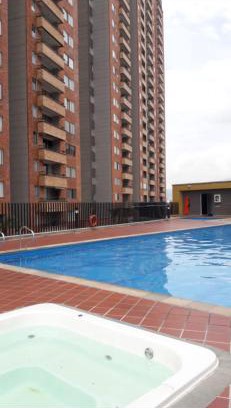 Robledo Apartment | Cerca al estadio familiar parqueadero piscina