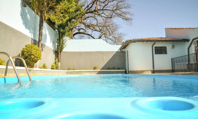 Socorro House | CHÁCARA BELLA VITTA WANT COMFORT, PEACE, SECURITY. A HEATED POOL. HE COMES.