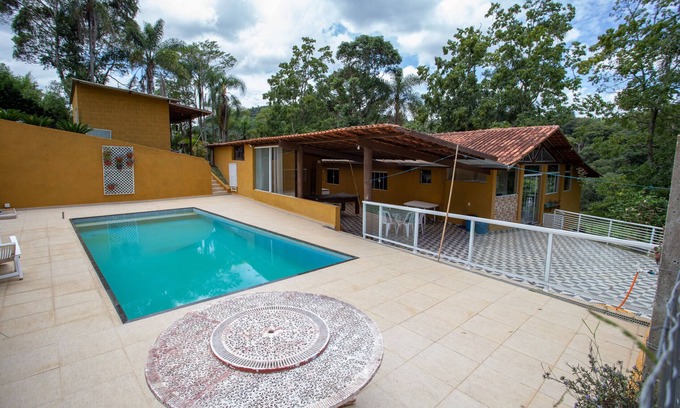 Ibiuna House | Chácara c piscina, churrasqueira e Wi-Fi em Ibiúna