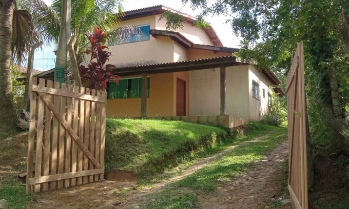 Itariri House | Chácara Recanto dos Pássaros com Rio no Terreno