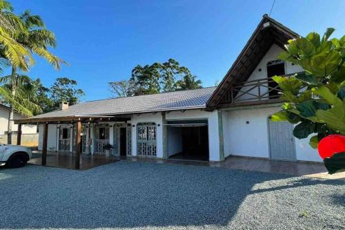 Ubatuba House | Chácara Rota das Praias - Ubatuba - São Francisco do Sul