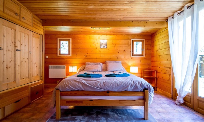 Lignerolles House | CHÂLET THE STRAIN OF LODGES