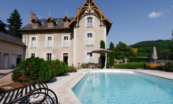 Arfeuilles Bed & Breakfast | Château d'Arfeuilles Chambres et tables d'hôtes