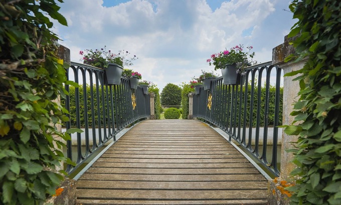 Saint-Jean-d'Ardieres Hotel | Château de Pizay