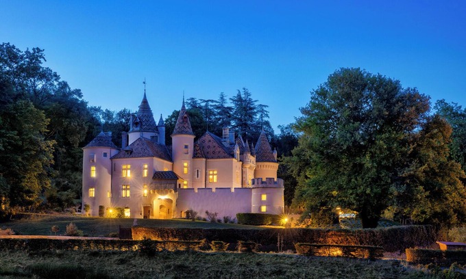 Burnand Other | Château de Burnand (official). 11 luxury ensuite bathrooms. Heated pool.