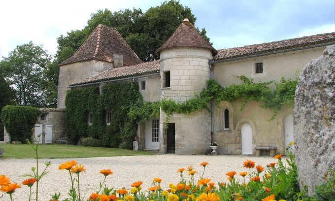 Dignac Bed & Breakfast | Château de la Tour du Breuil