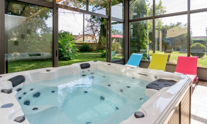 Saint-Marcel Bed & Breakfast | Château de la Villeneuve