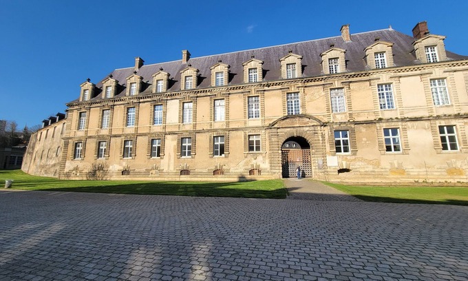 Sedan Other | Château des Princes " Fleur de Lys "