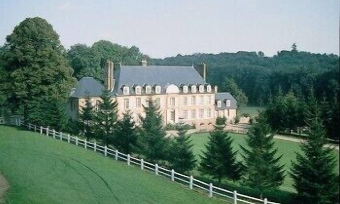 Bezancourt Hotel | Château du Landel, The Originals Relais